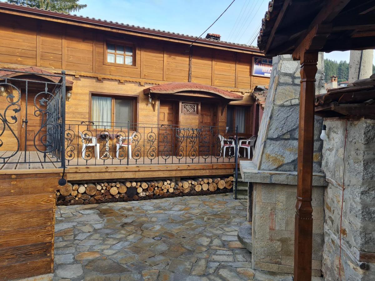 Guest House Zlatniyat Telets コプリフシティツァ エクステリア 写真