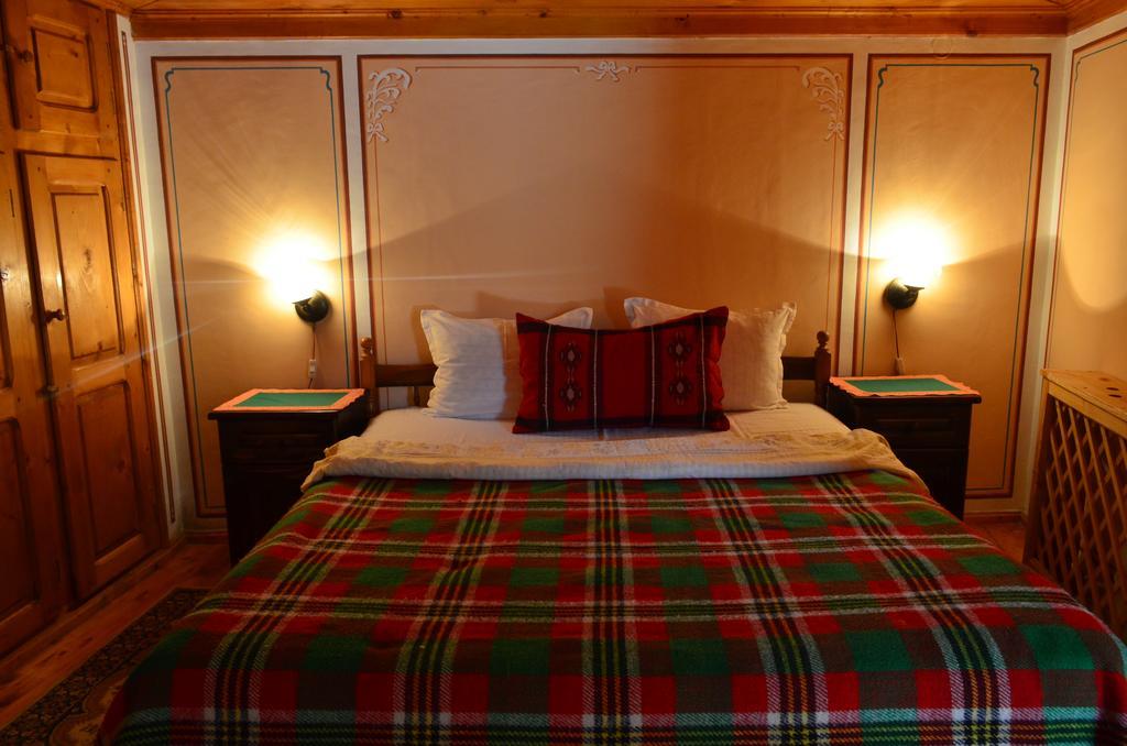 Guest House Zlatniyat Telets コプリフシティツァ エクステリア 写真