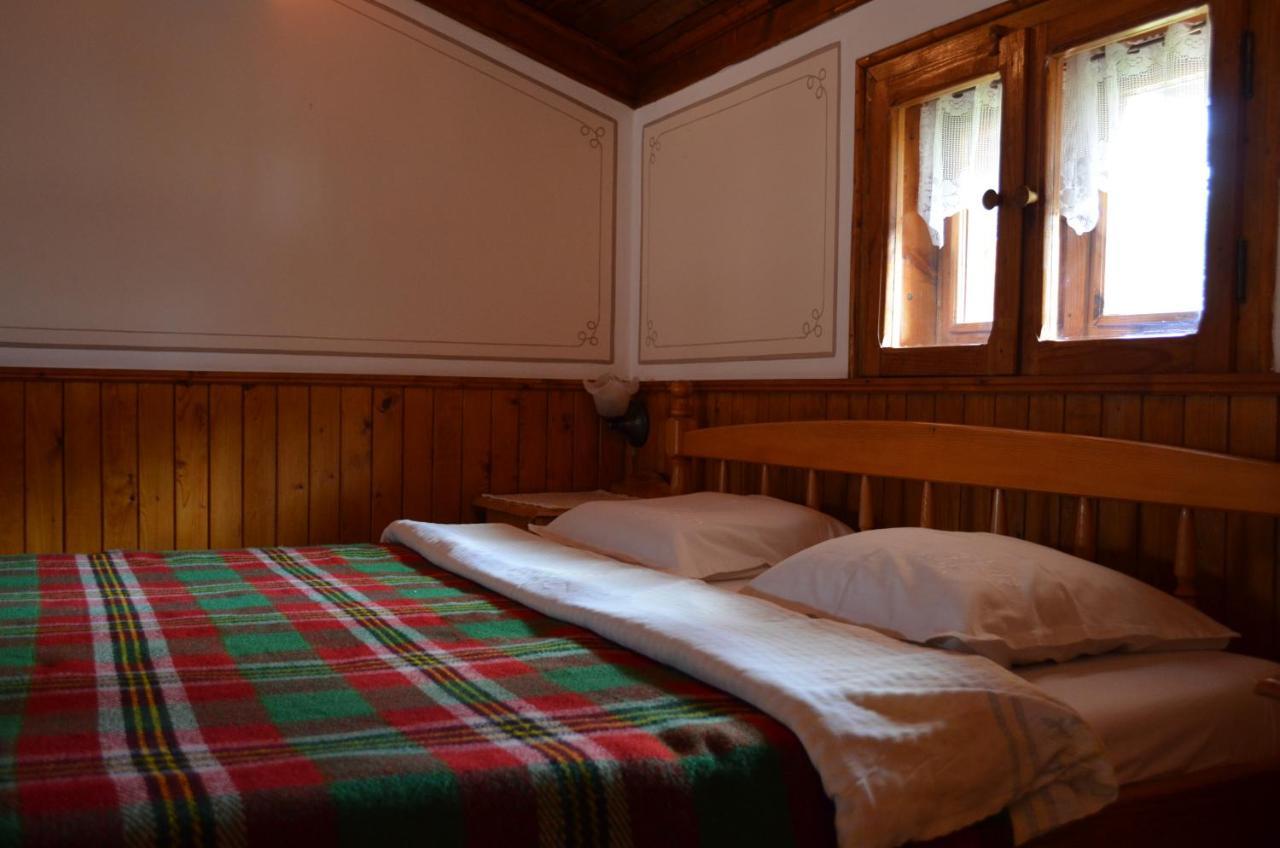 Guest House Zlatniyat Telets コプリフシティツァ エクステリア 写真