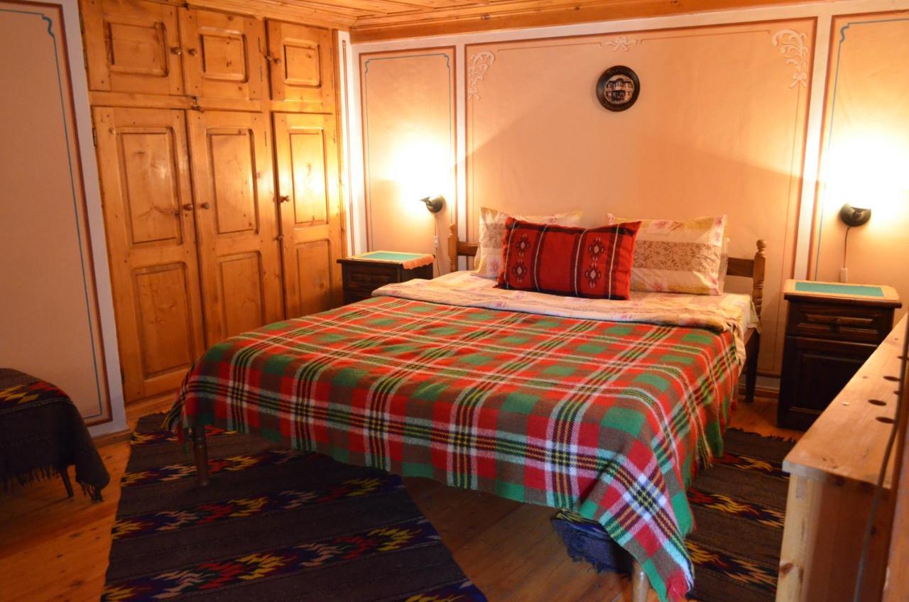 Guest House Zlatniyat Telets コプリフシティツァ エクステリア 写真
